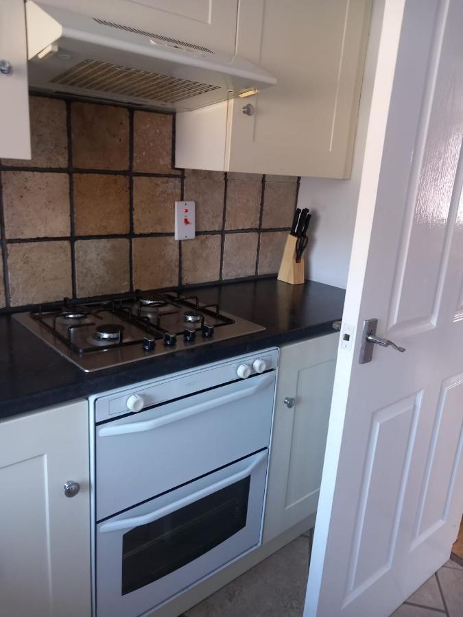 Penllech House - Huku Kwetu Notts - 3 Bedroom Spacious Lovely And Cosy With A Free Parking- Affordable And Suitable To Group Business Travellers 노팅엄 외부 사진