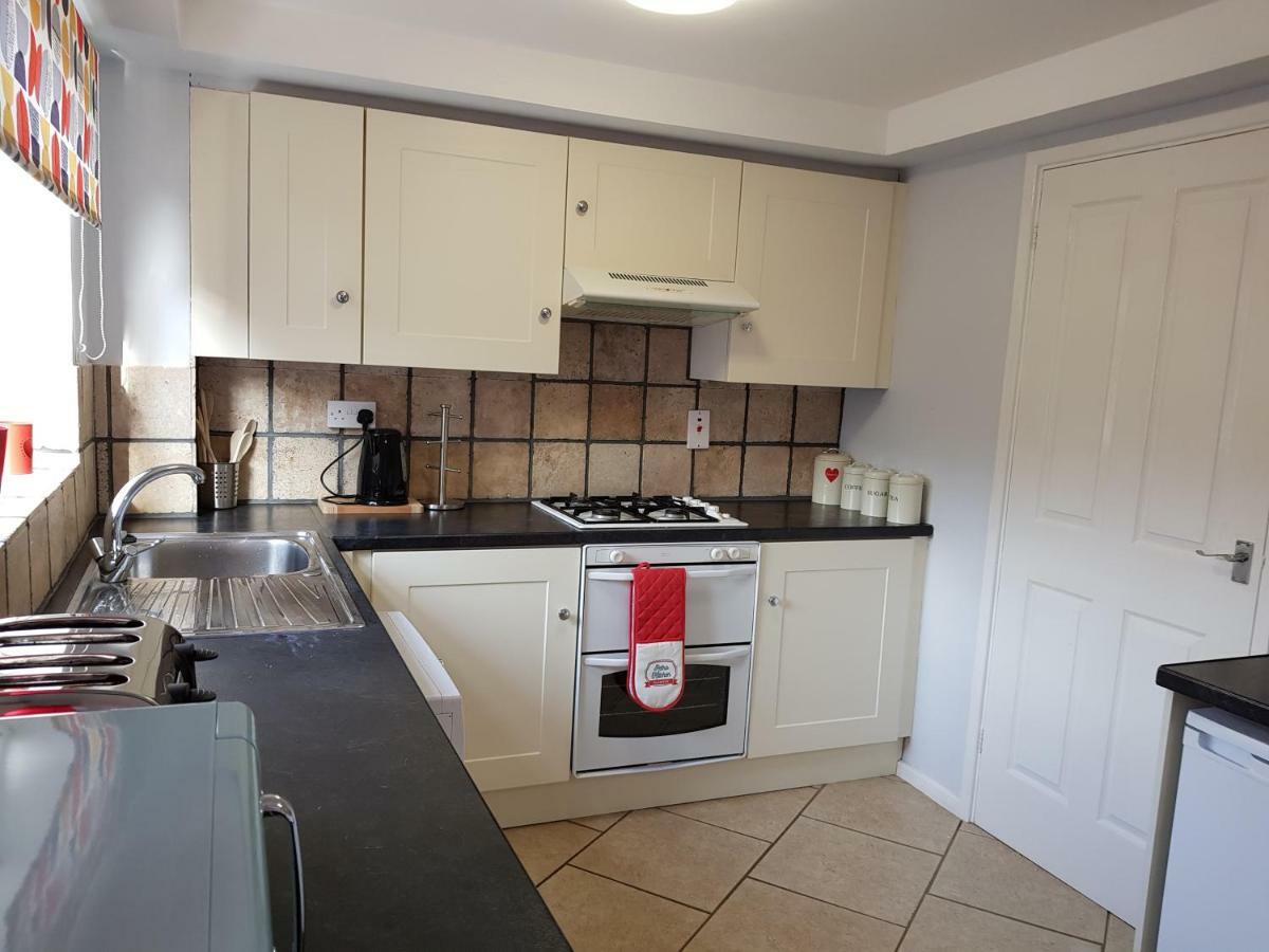 Penllech House - Huku Kwetu Notts - 3 Bedroom Spacious Lovely And Cosy With A Free Parking- Affordable And Suitable To Group Business Travellers 노팅엄 외부 사진
