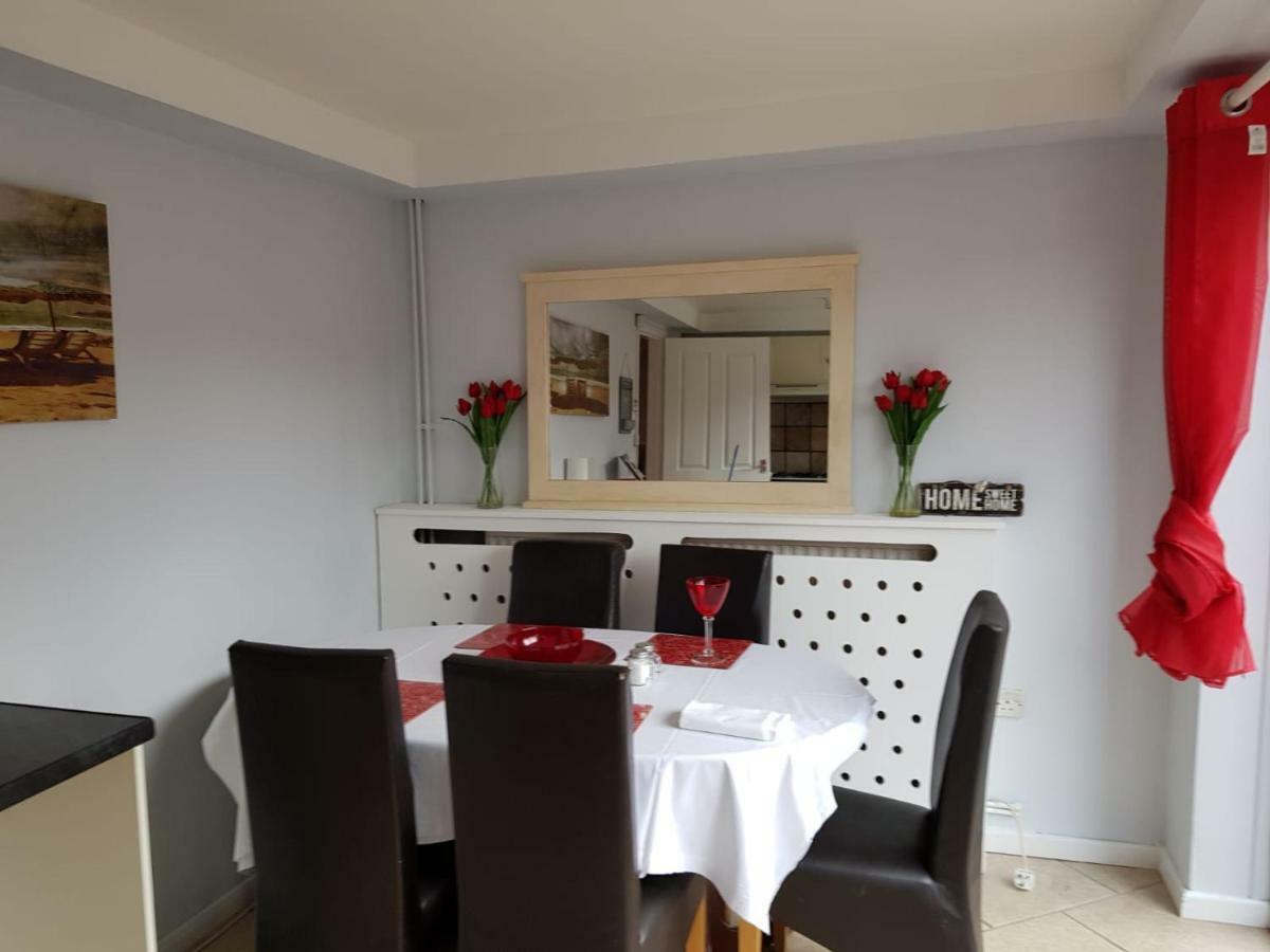 Penllech House - Huku Kwetu Notts - 3 Bedroom Spacious Lovely And Cosy With A Free Parking- Affordable And Suitable To Group Business Travellers 노팅엄 외부 사진