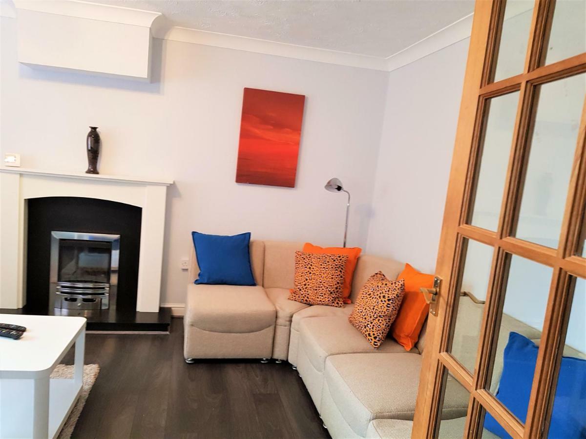 Penllech House - Huku Kwetu Notts - 3 Bedroom Spacious Lovely And Cosy With A Free Parking- Affordable And Suitable To Group Business Travellers 노팅엄 외부 사진