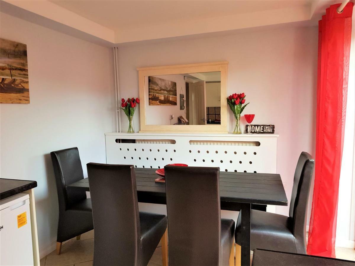 Penllech House - Huku Kwetu Notts - 3 Bedroom Spacious Lovely And Cosy With A Free Parking- Affordable And Suitable To Group Business Travellers 노팅엄 외부 사진