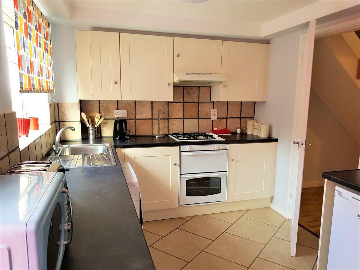 Penllech House - Huku Kwetu Notts - 3 Bedroom Spacious Lovely And Cosy With A Free Parking- Affordable And Suitable To Group Business Travellers 노팅엄 외부 사진