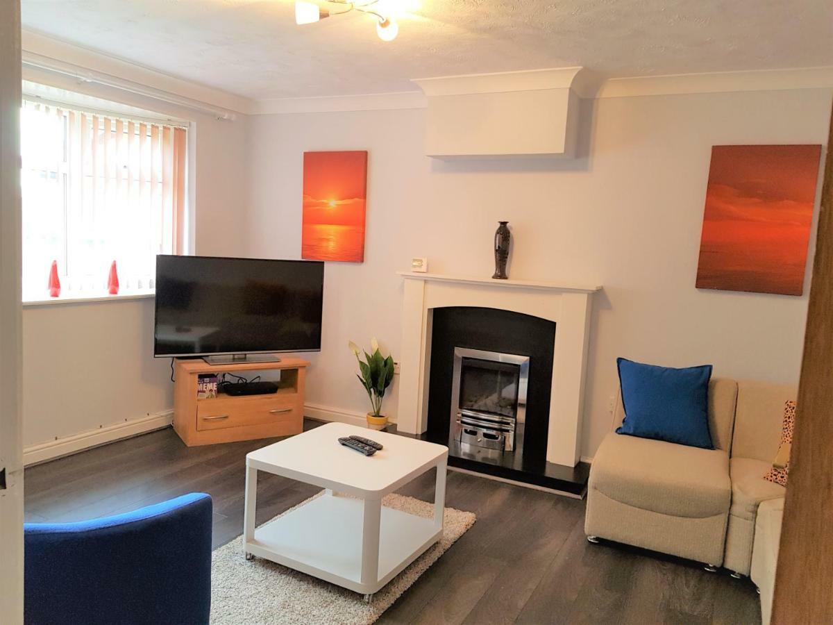 Penllech House - Huku Kwetu Notts - 3 Bedroom Spacious Lovely And Cosy With A Free Parking- Affordable And Suitable To Group Business Travellers 노팅엄 외부 사진