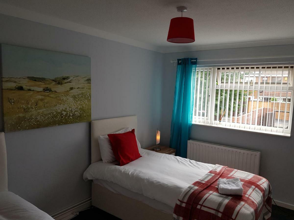 Penllech House - Huku Kwetu Notts - 3 Bedroom Spacious Lovely And Cosy With A Free Parking- Affordable And Suitable To Group Business Travellers 노팅엄 외부 사진